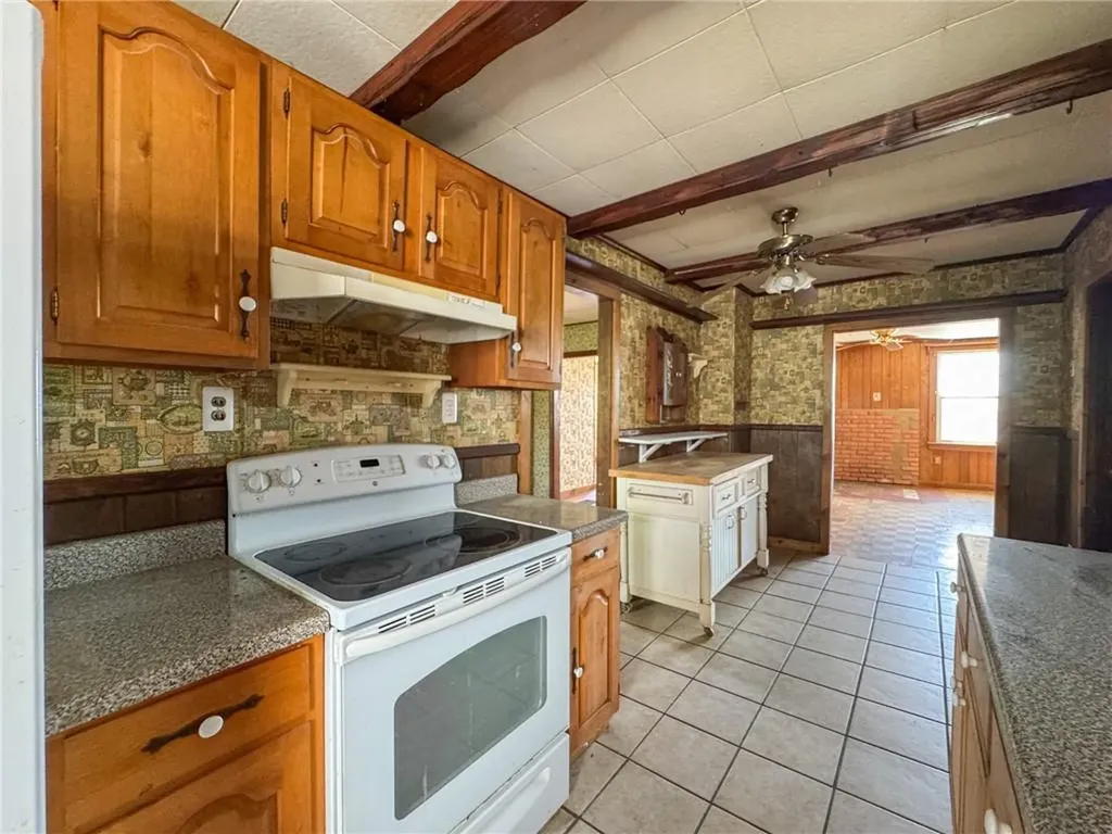 8 Tucker Avenue Tiverton RI 02878