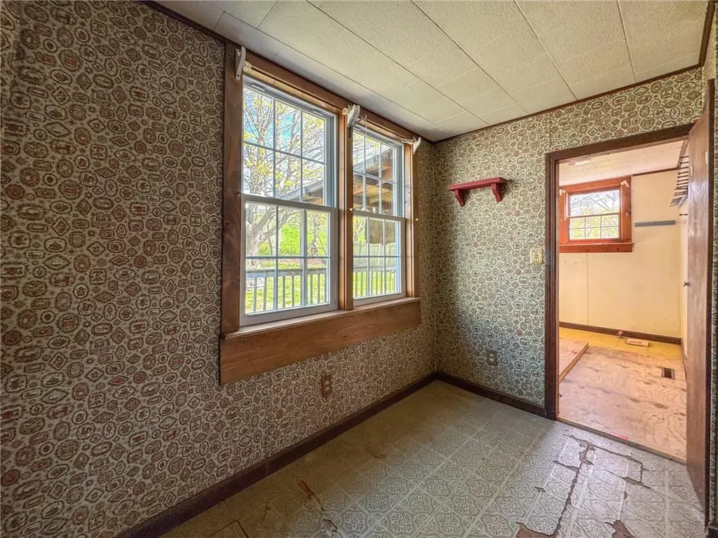 8 Tucker Avenue Tiverton RI 02878