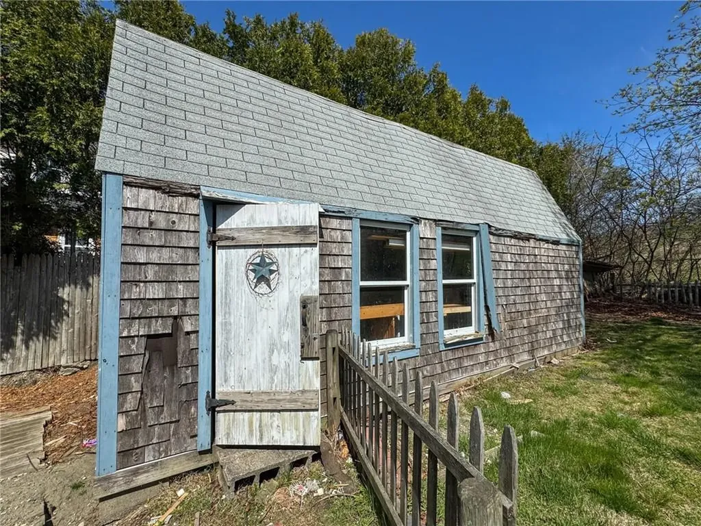 8 Tucker Avenue Tiverton RI 02878