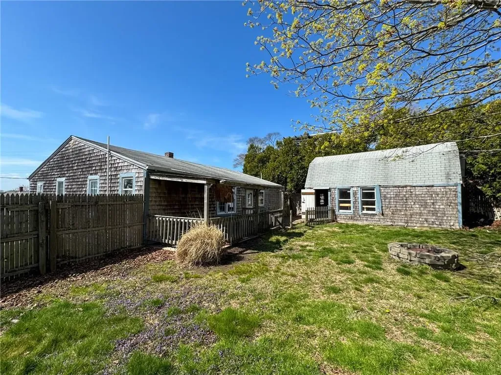 8 Tucker Avenue Tiverton RI 02878