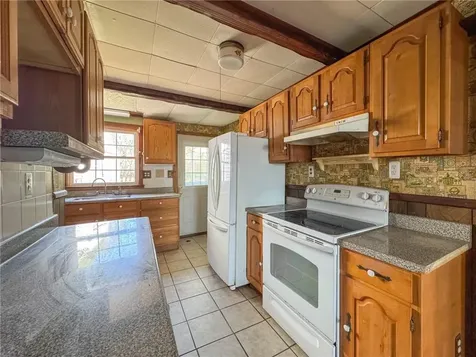 8 Tucker Avenue Tiverton RI 02878