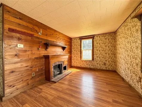 8 Tucker Avenue Tiverton RI 02878