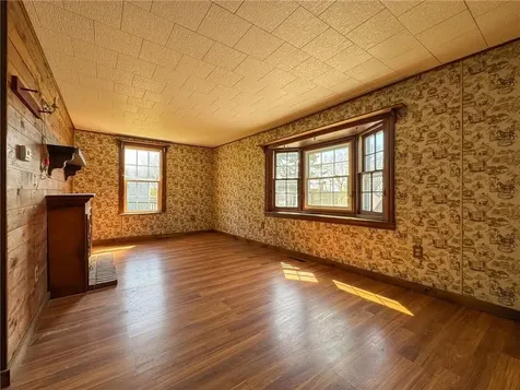 8 Tucker Avenue Tiverton RI 02878