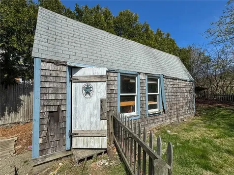 8 Tucker Avenue Tiverton RI 02878