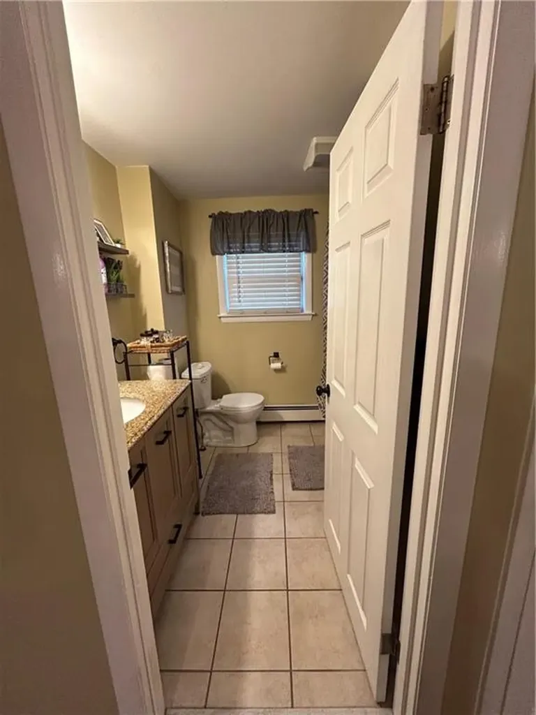 7 Deborah Way Cranston RI 02910