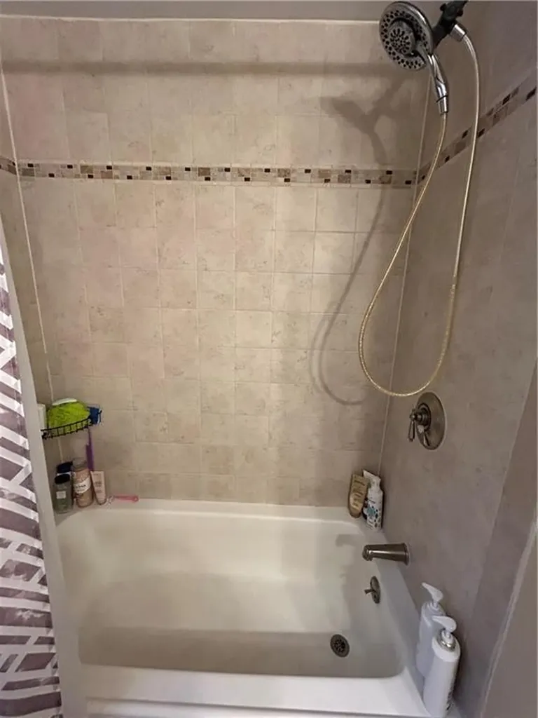 7 Deborah Way Cranston RI 02910