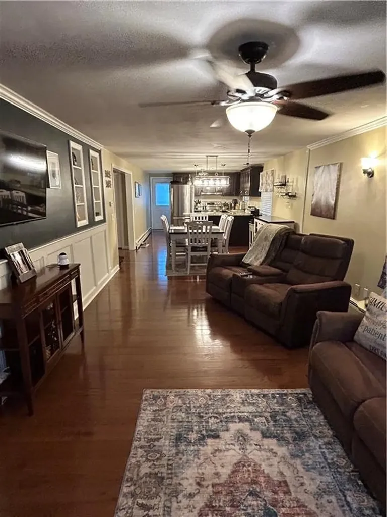 7 Deborah Way Cranston RI 02910