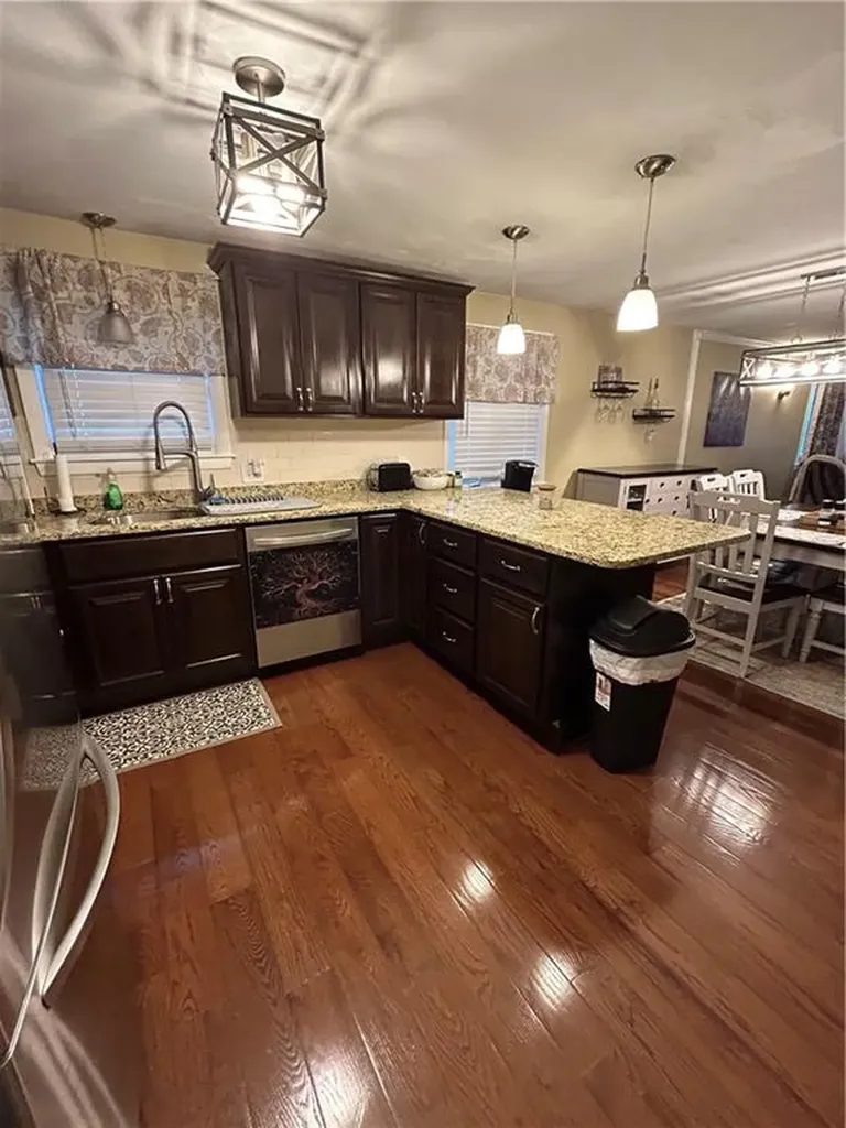 7 Deborah Way Cranston RI 02910