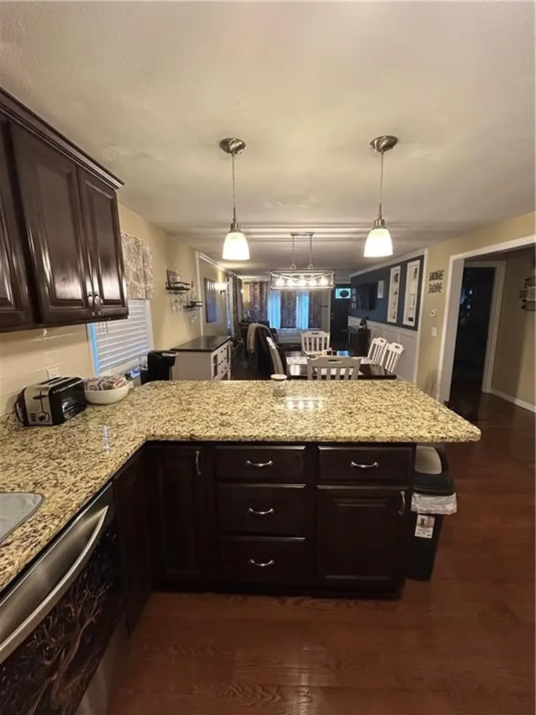 7 Deborah Way Cranston RI 02910