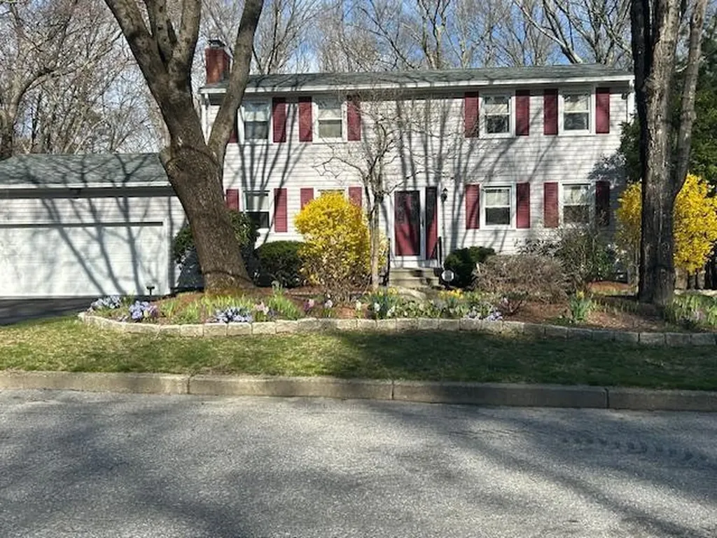 40 Newcastle Drive Warwick RI 02818