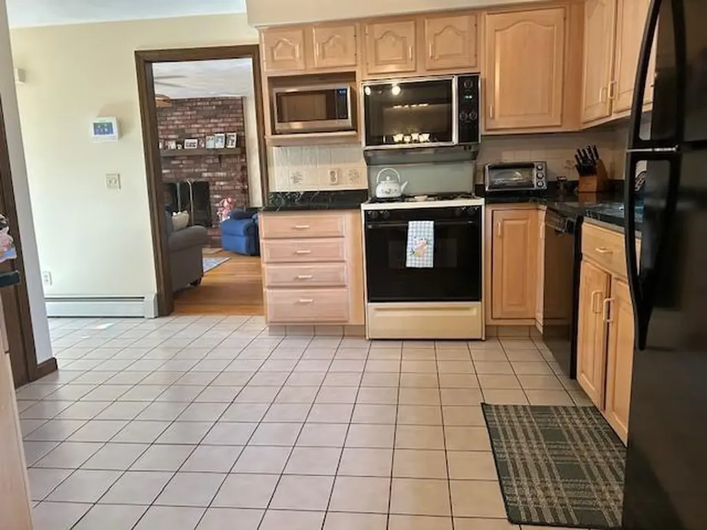 40 Newcastle Drive Warwick RI 02818