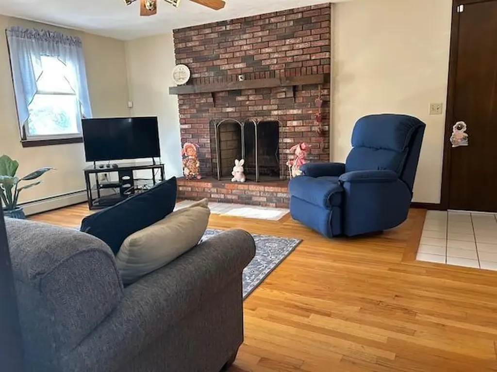 40 Newcastle Drive Warwick RI 02818