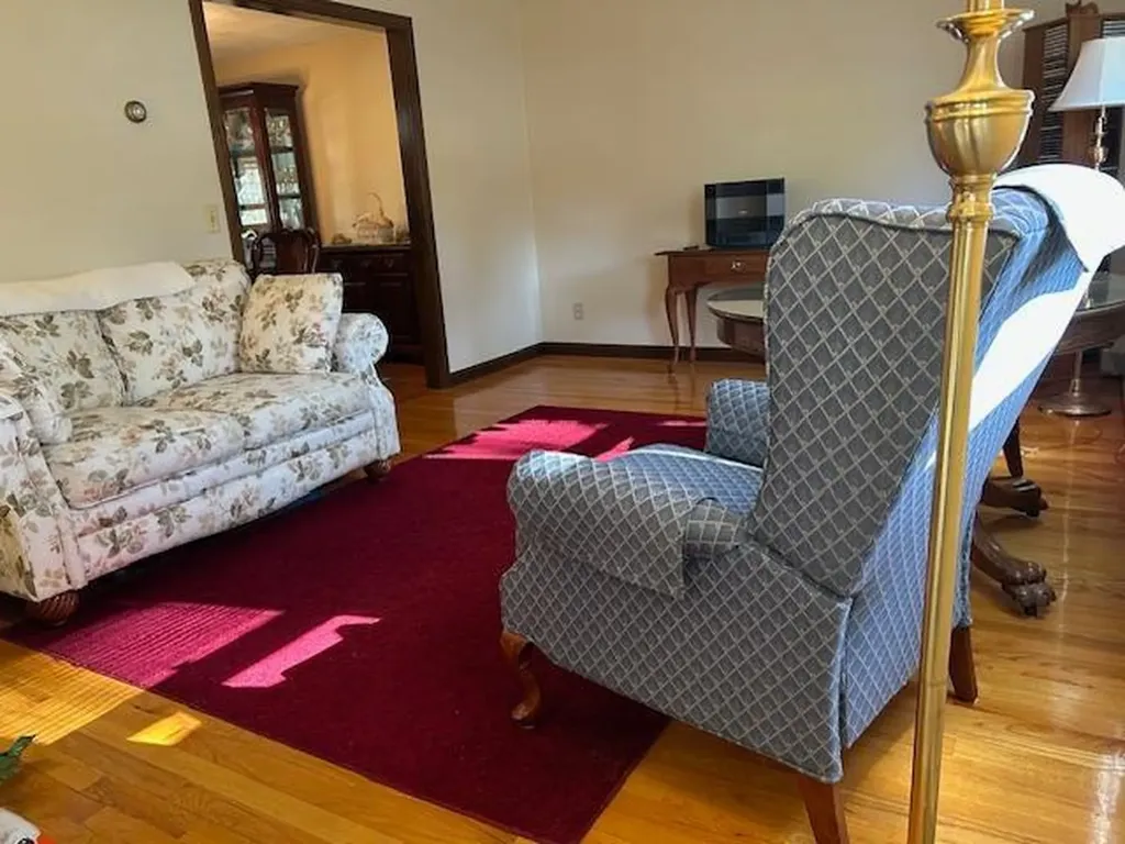 40 Newcastle Drive Warwick RI 02818