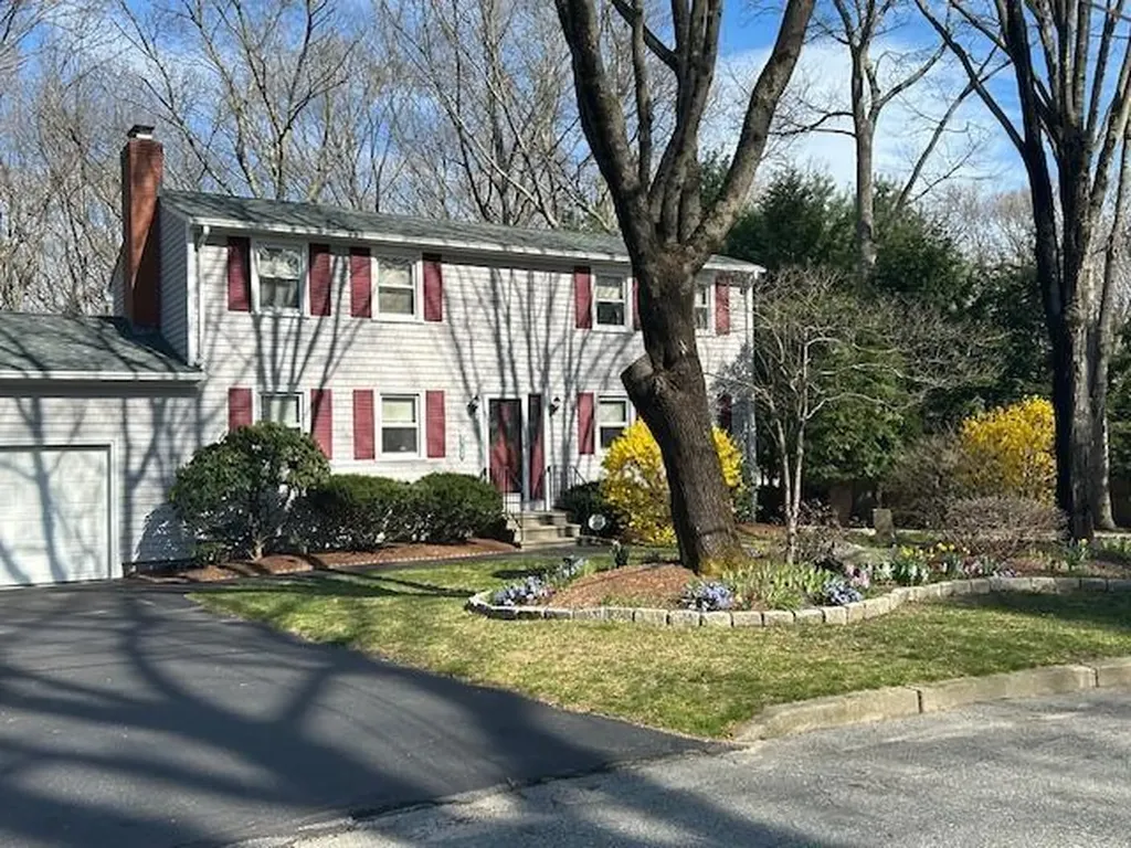 40 Newcastle Drive Warwick RI 02818