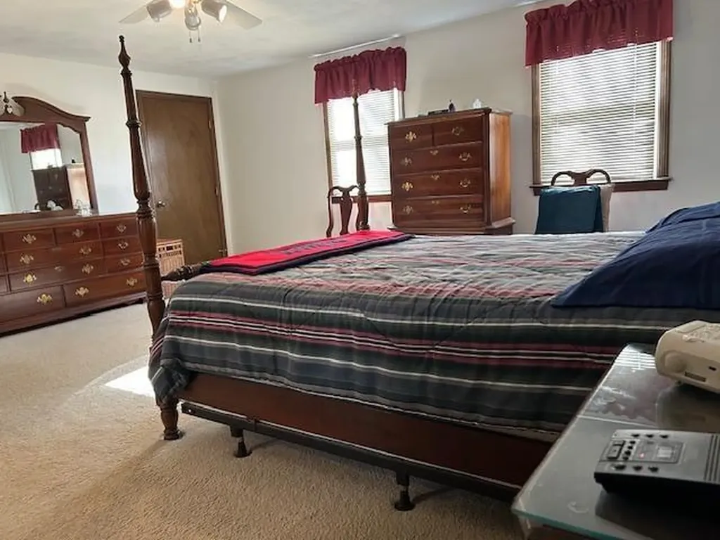 40 Newcastle Drive Warwick RI 02818