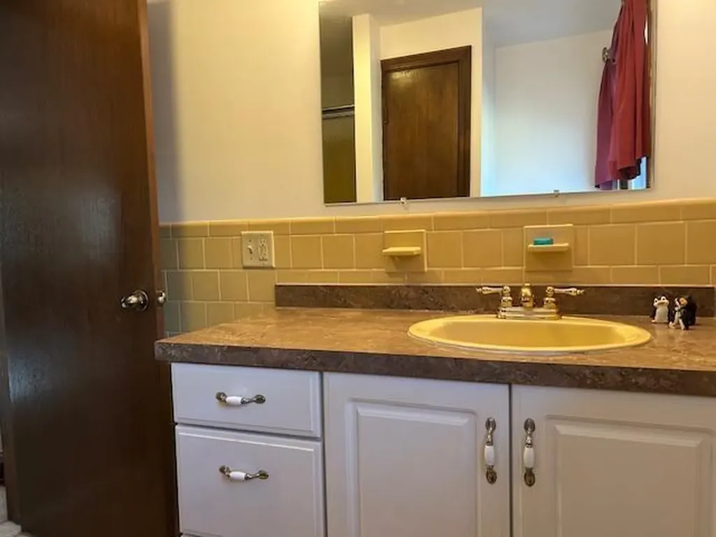 40 Newcastle Drive Warwick RI 02818