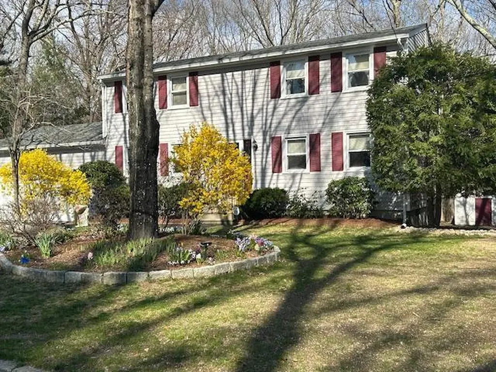 40 Newcastle Drive Warwick RI 02818