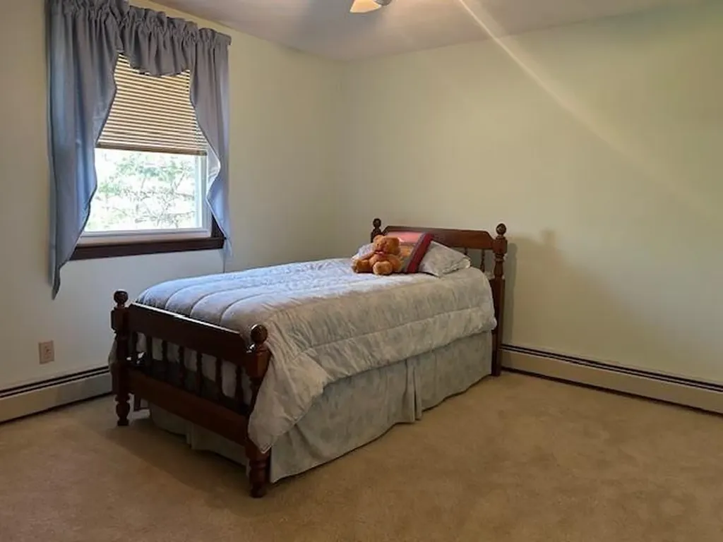 40 Newcastle Drive Warwick RI 02818