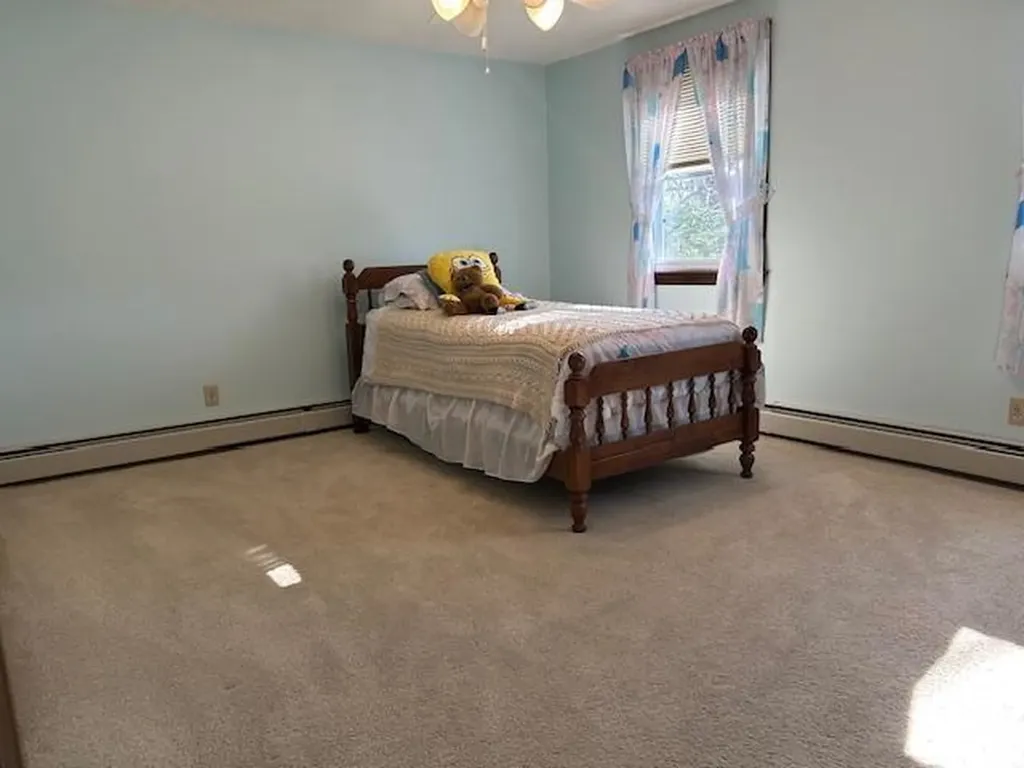 40 Newcastle Drive Warwick RI 02818