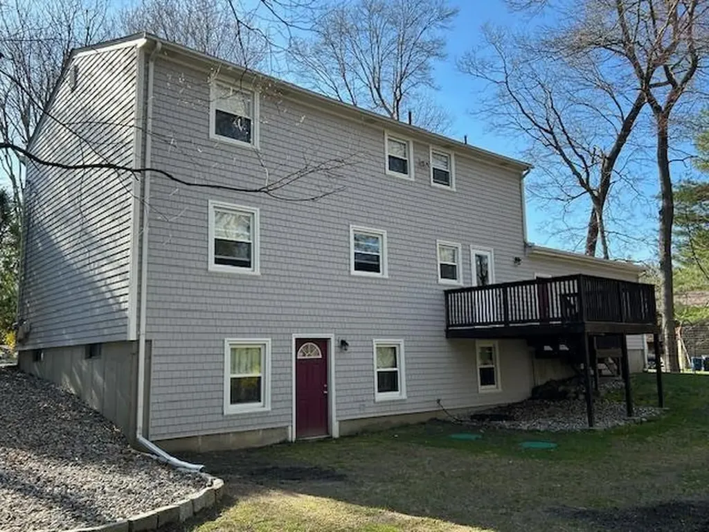 40 Newcastle Drive Warwick RI 02818