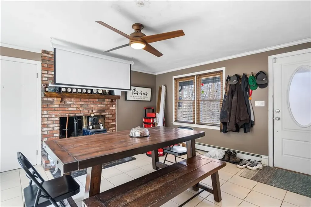 389 Douglas Pike North Smithfield RI 02896