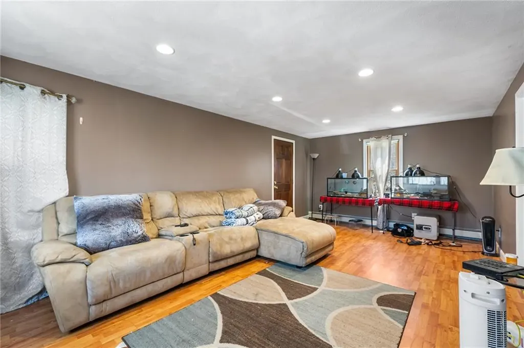 389 Douglas Pike North Smithfield RI 02896