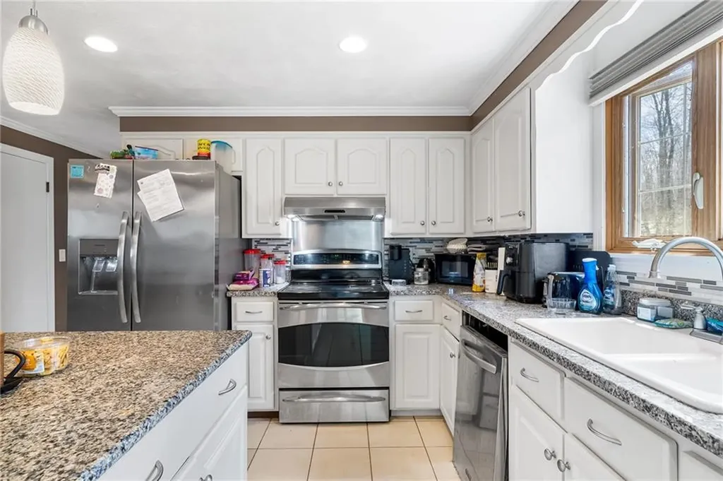 389 Douglas Pike North Smithfield RI 02896