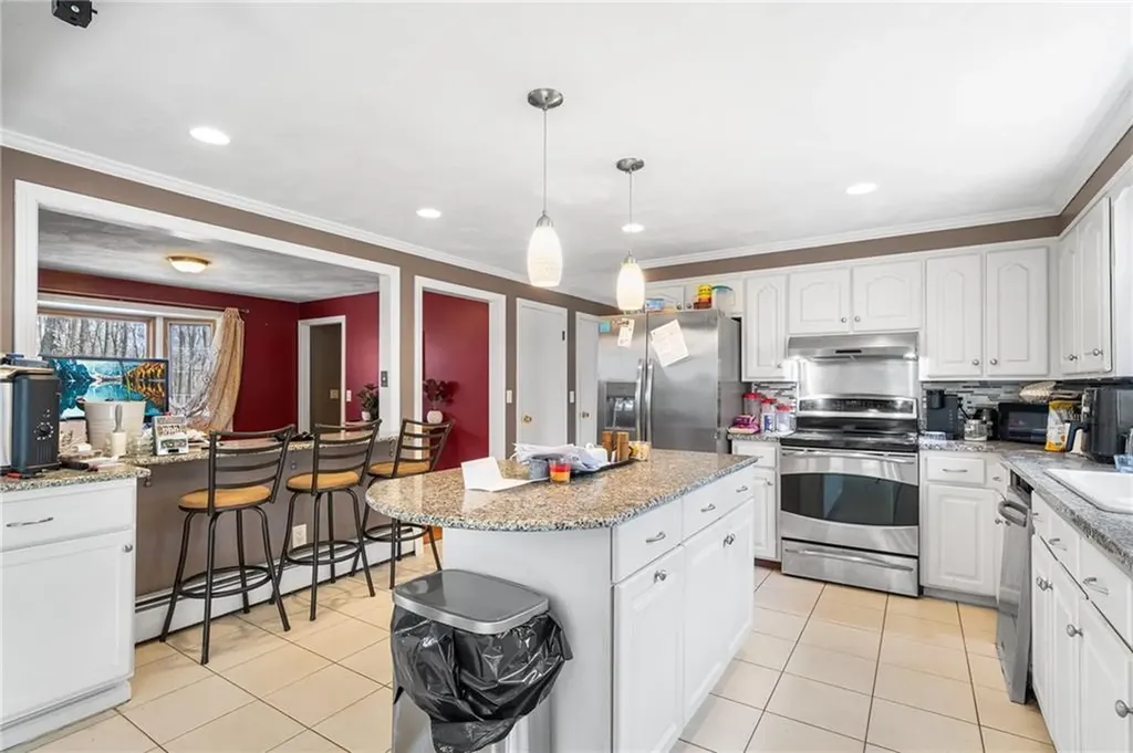 389 Douglas Pike North Smithfield RI 02896