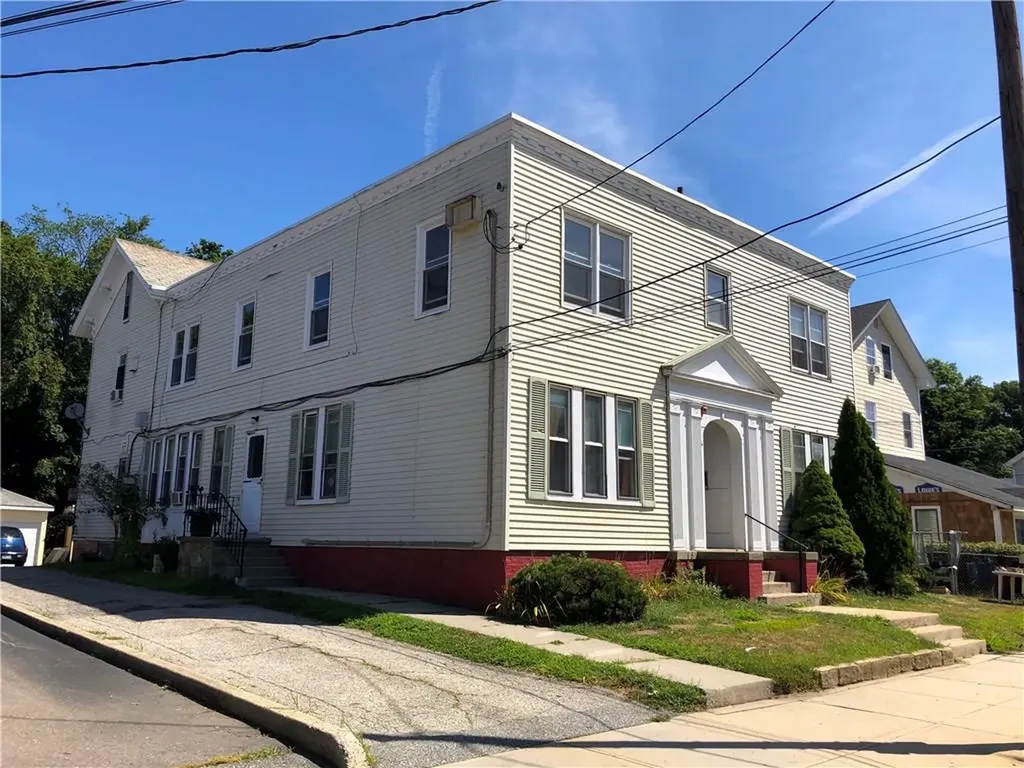 66 Hamlet Street Woonsocket RI 02895