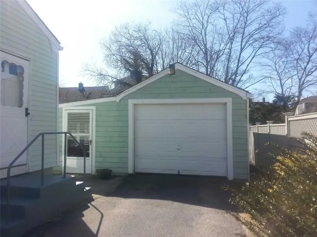 1 Katzman Place Newport RI 02840