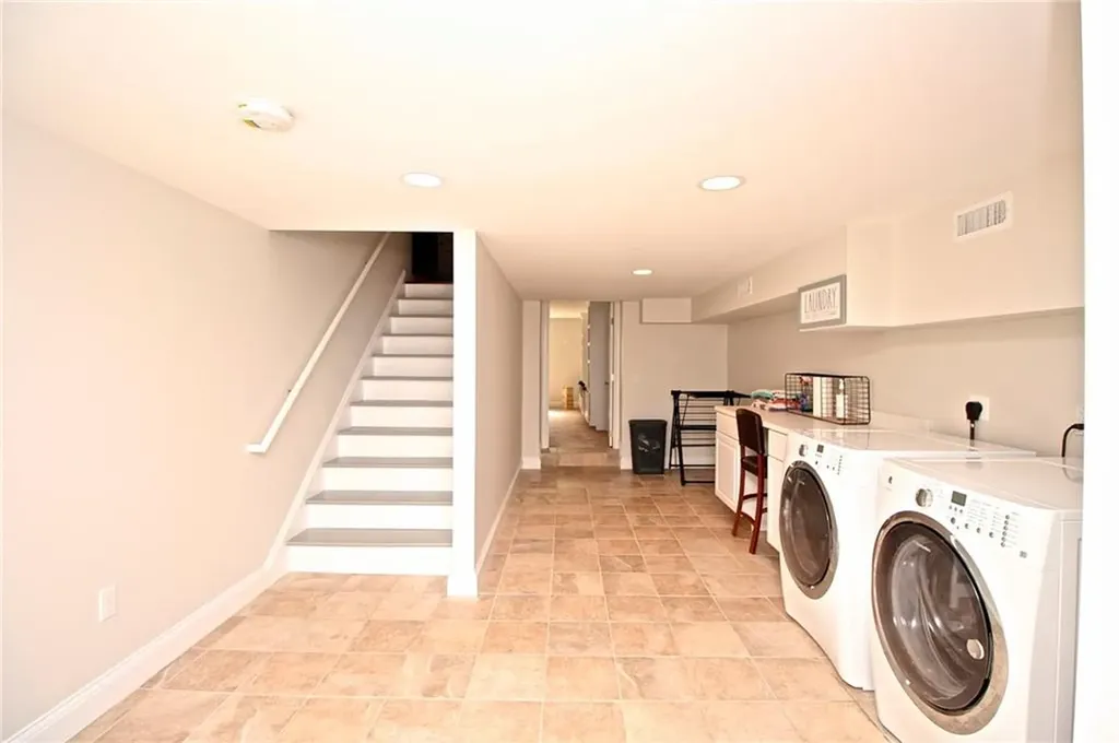 190 Coggeshall Avenue Newport RI 02840
