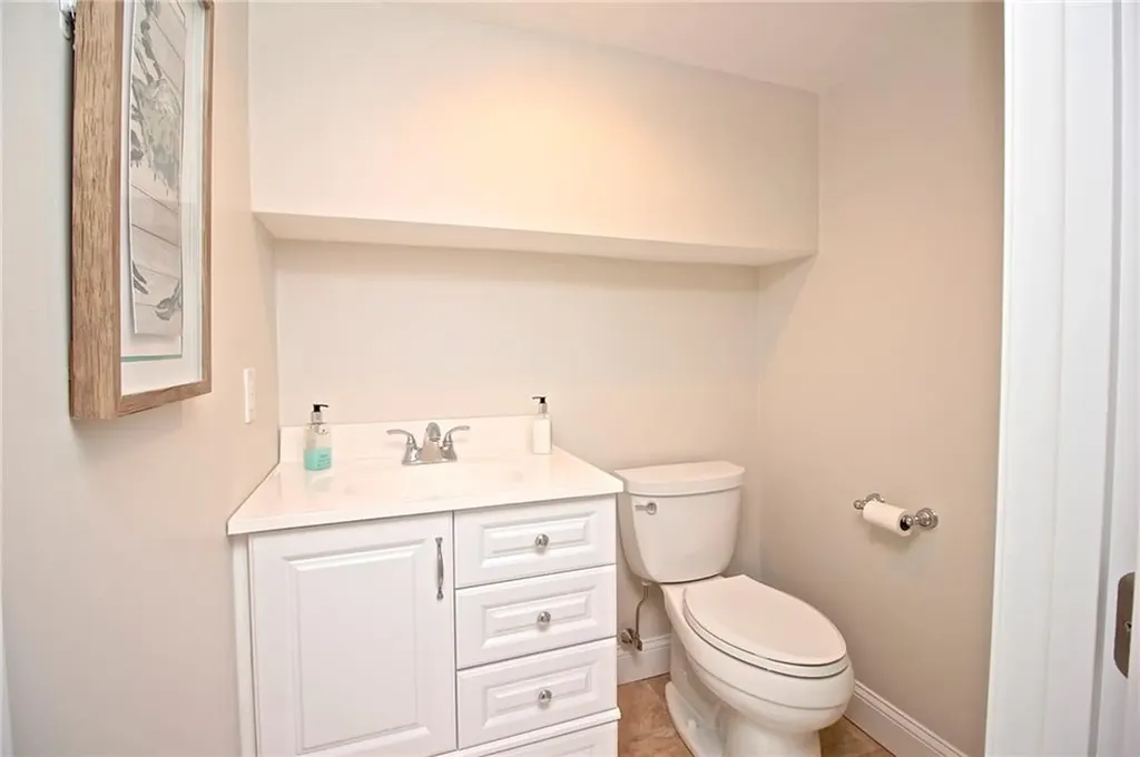 190 Coggeshall Avenue Newport RI 02840