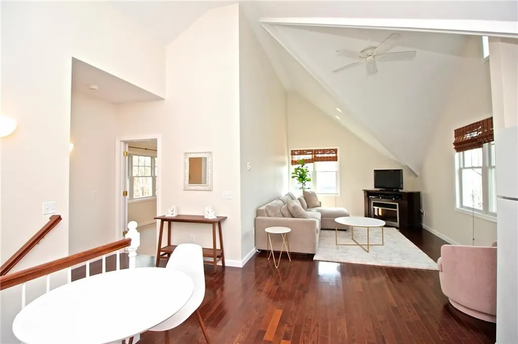 190 Coggeshall Avenue Newport RI 02840