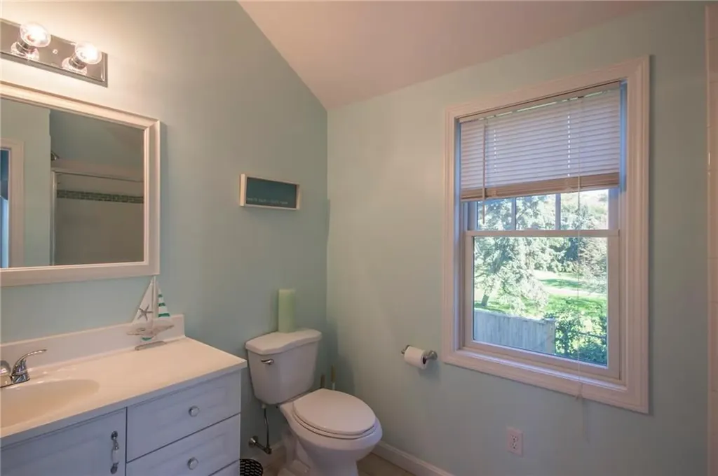 190 Coggeshall Avenue Newport RI 02840