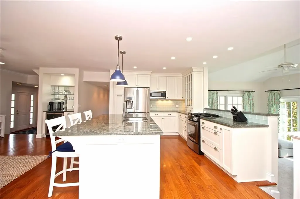 190 Coggeshall Avenue Newport RI 02840