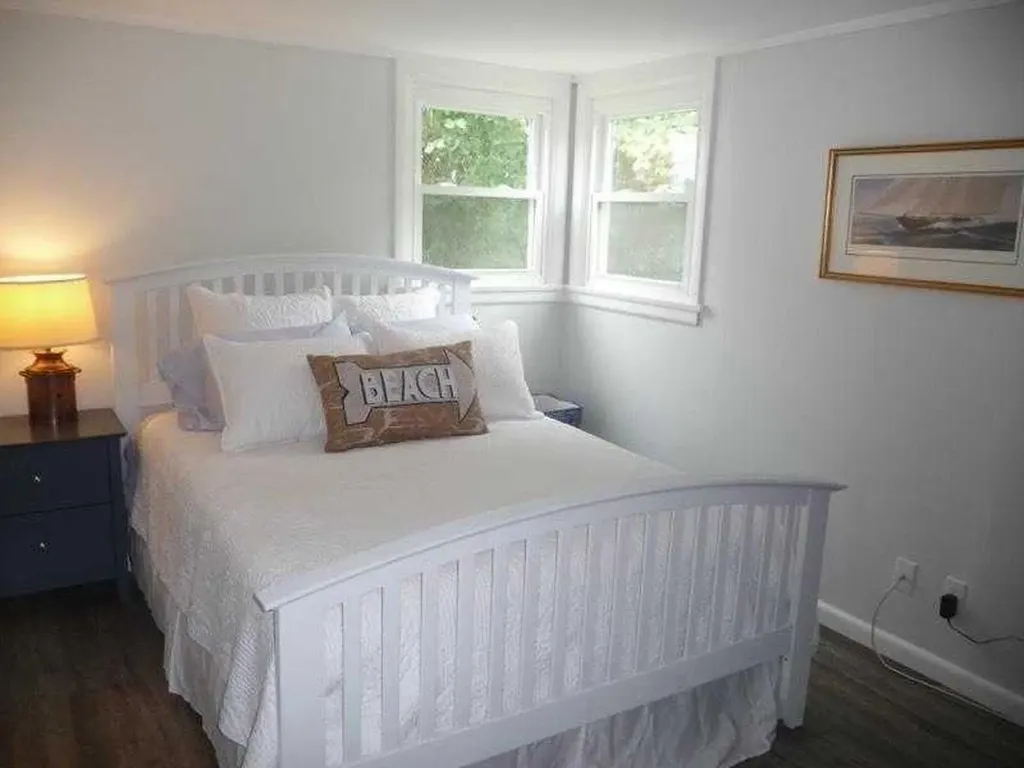 97 Center Avenue Middletown RI 02842