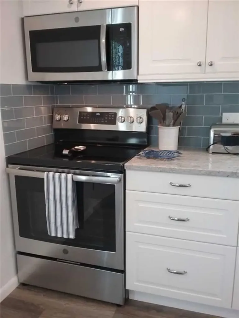 97 Center Avenue Middletown RI 02842