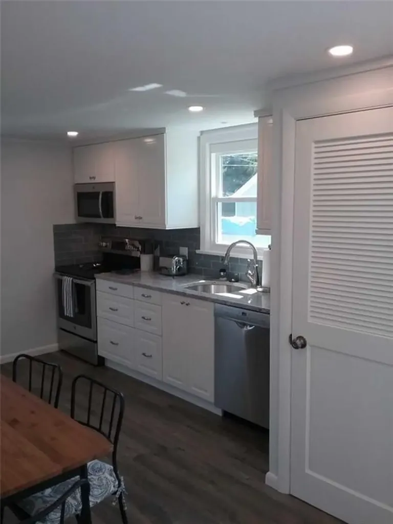 97 Center Avenue Middletown RI 02842