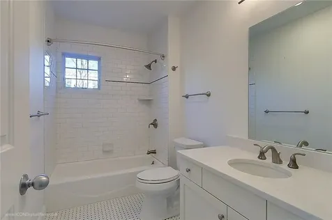 2 Katzman Place Newport RI 02840