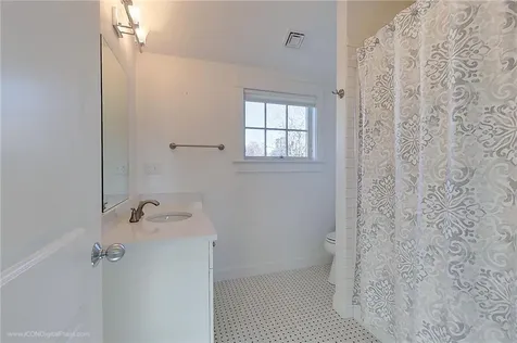 2 Katzman Place Newport RI 02840