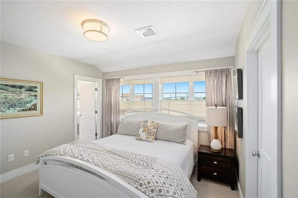 2 Newport Harbor (b23) Drive Portsmouth RI 02871