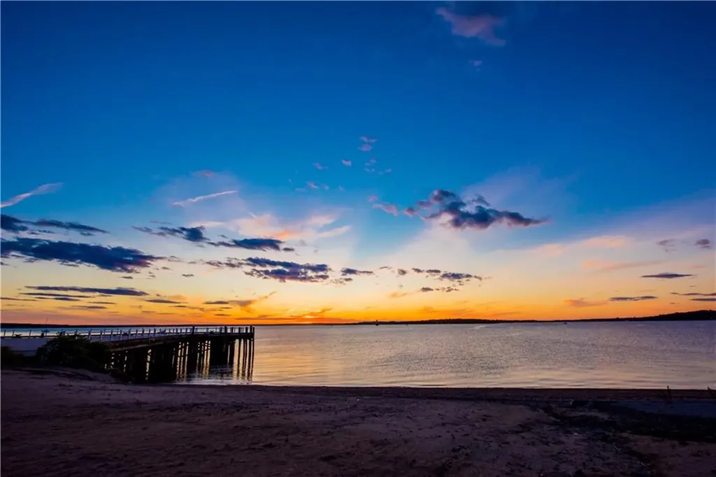 2 Newport Harbor (b23) Drive Portsmouth RI 02871