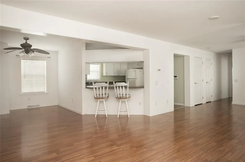 206 E Songbird Lane Tiverton RI 02878