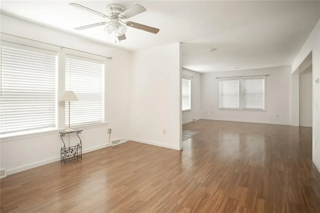 206 E Songbird Lane Tiverton RI 02878