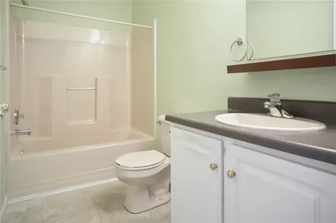 206 E Songbird Lane Tiverton RI 02878