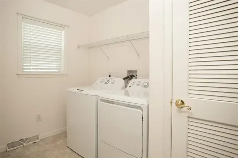 206 E Songbird Lane Tiverton RI 02878