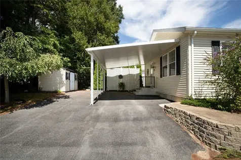 206 E Songbird Lane Tiverton RI 02878
