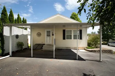 206 E Songbird Lane Tiverton RI 02878