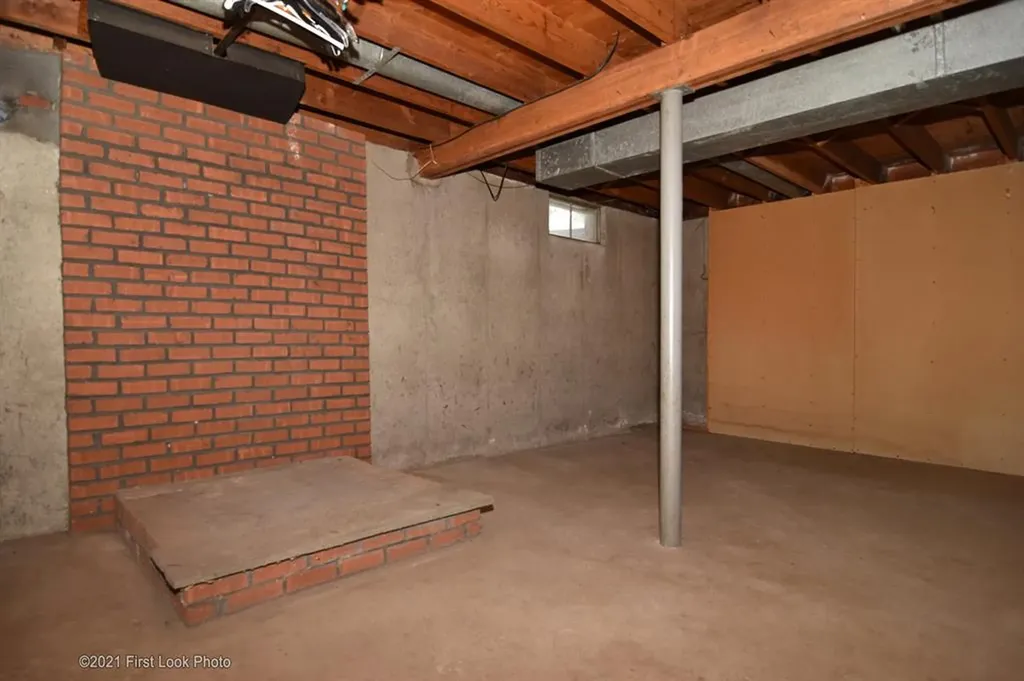 68 Maryland Avenue Pawtucket RI 02860