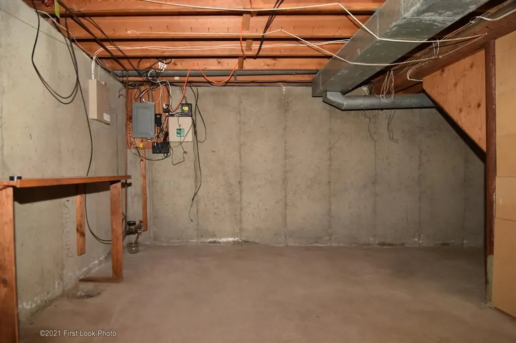 68 Maryland Avenue Pawtucket RI 02860